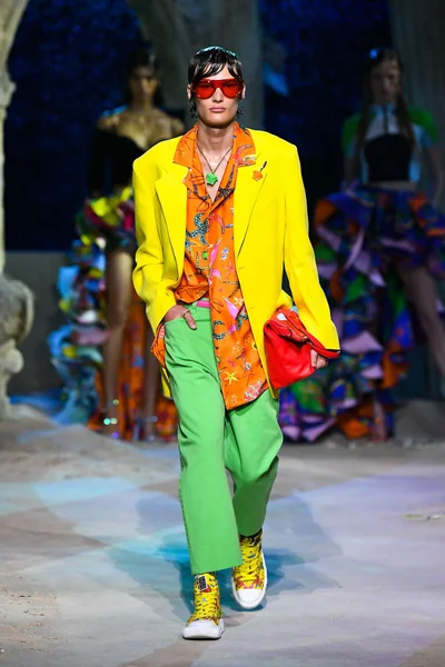 Look 43